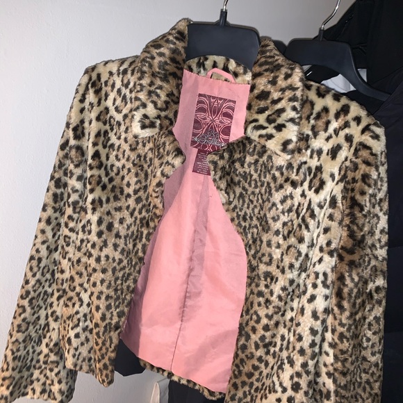 Cheetah Fur Coat - Picture 6 of 8